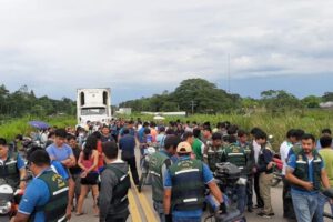 Bloqueo en Chimoré por la reducción del proyecto de la vía