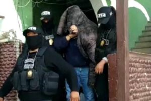 Médico acusado de violación trasladado a la Felcv de La Paz