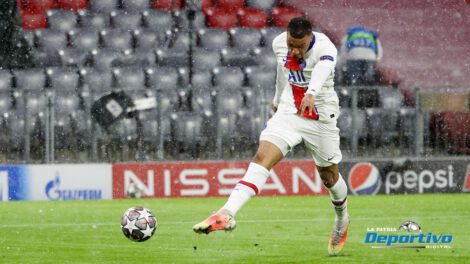 Kylian Mbappé aprovecha bien la oportunidad para anotar el primero del PSG