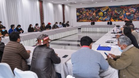 Reunión entre la Central Obrera Boliviana y el Gobierno sobre el incremento salarial