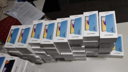 Celulares de contrabando comisados por la Aduana Nacional
