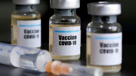 Investigaciones sobre vacunas falsas Covid-19 en redes sociales
