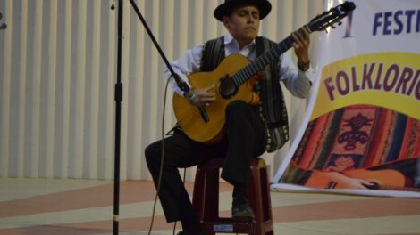 Festival Folklórico Estudiantil en Oruro