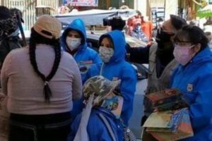 Niños pidiendo limosna en la calle