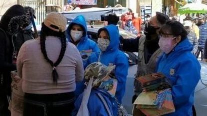 Niños pidiendo limosna en la calle