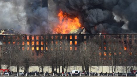 Incendio en Fábrica Nevski en San Petersburgo