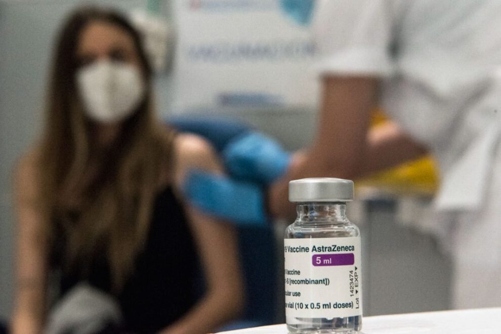 Uso de la vacuna AstraZeneca en la lucha contra el Covid-19