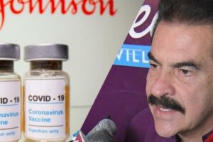 Manfred Reyes Villa vacuna Johnson & Johnson durante su estadía en Estados Unidos