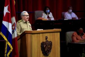 Raúl Castro en el VIII Congreso del Partido Comunista de Cuba