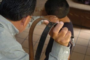 La Policía recibe ocho casos al día de violencia infantil
