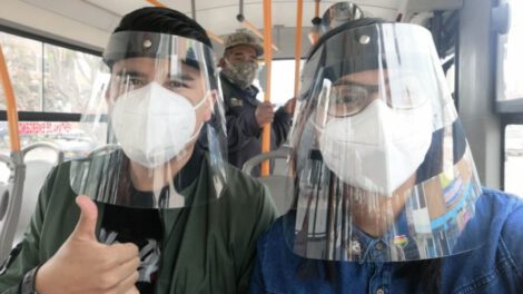 Uso obligatorio de máscara facial y barbijo en Perú