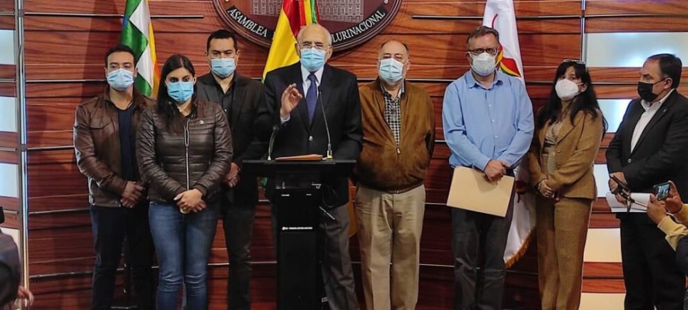 Proceso de vacunación propuesto por Carlos Mesa