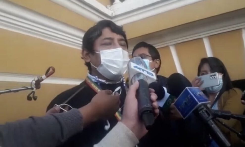 Comisión para fiscalizar recursos de opositores que viajaron a EE.UU.