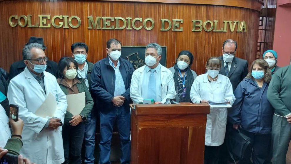 Médicos convocan a reunión con Ministro de Salud