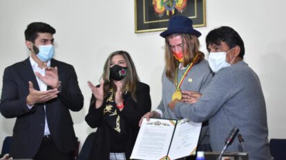 Alexis Dessard recibe reconocimiento por su contribución en las campañas de limpieza