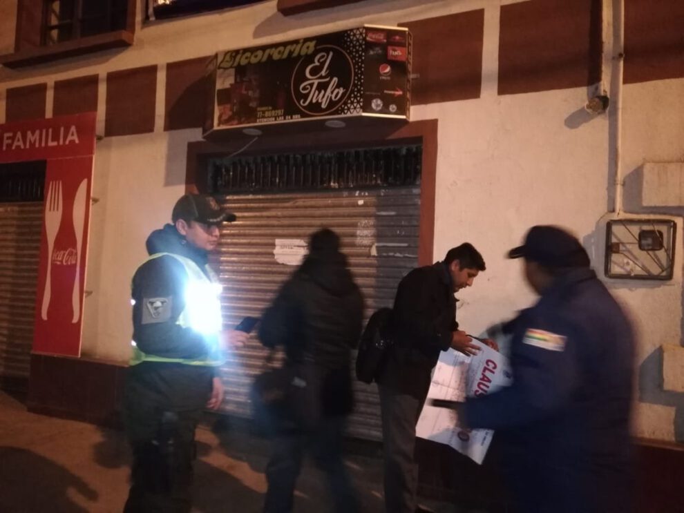Clausura de licorería por infringir el Auto de Buen Gobierno