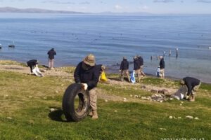 Limpieza del Lago Titicaca por la Armada Boliviana