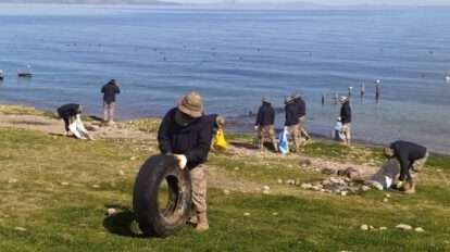 Limpieza del Lago Titicaca por la Armada Boliviana