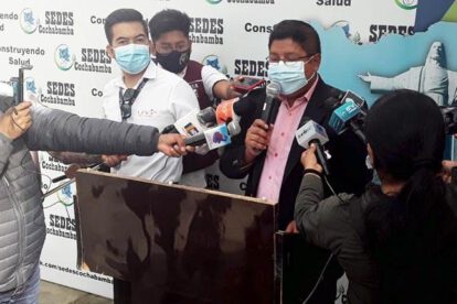 El jefe de Epidemiología del Sedes, Yercin Mamani, confirma el primer caso de la variante británica