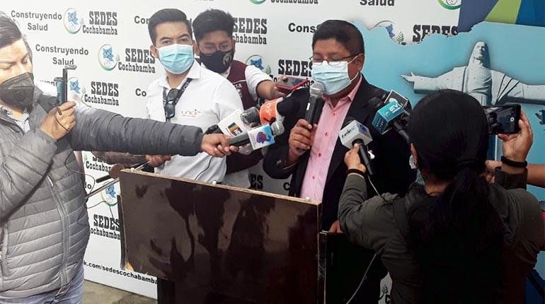 El jefe de Epidemiología del Sedes, Yercin Mamani, confirma el primer caso de la variante británica