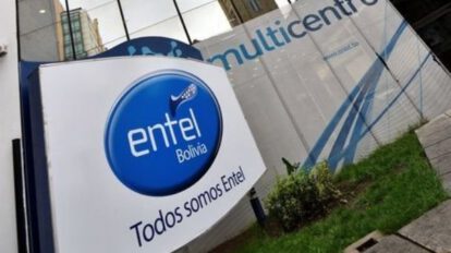 Funcionaria de Entel aprehendida por desviar $us 500.000