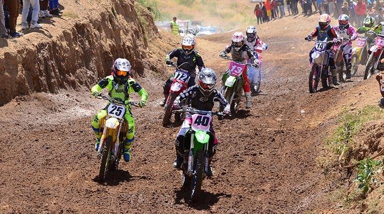 Primer Campeonato Nacional de Motociclismo en el circuito Kito Cardona
