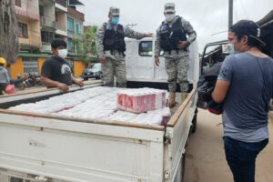Vinos en lata de contrabando incautados en Bermejo
