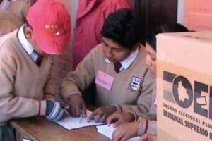 Voto Digital en Oruro para elegir gobiernos estudiantiles