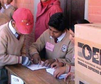 Voto Digital en Oruro para elegir gobiernos estudiantiles