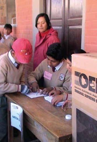 Voto Digital en Oruro para elegir gobiernos estudiantiles