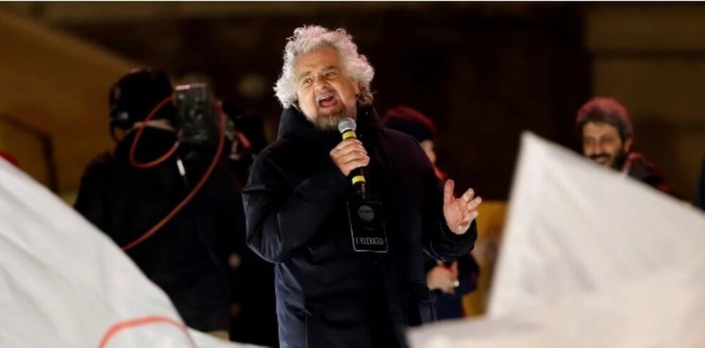 Beppe Grillo propone quitar voto a ancianos en Italia