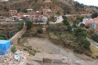 Fallece hombre en Sucre tras caer de una pendiente de 50 metros
