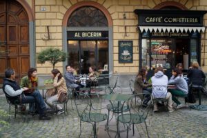 Italia reabre restaurantes tras la pandemia