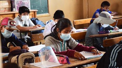 Covid-19 en clases semipresenciales en Cochabamba
