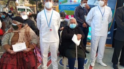 Vacunación masiva contra el Covid-19 en La Paz y El Alto