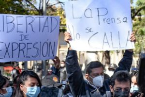 Periodistas rechazan ceder información sobre el abogado Torrico