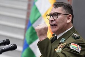 Denuncia contra el Comandante General de la Policía