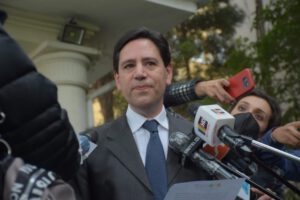 Renuncia de Salvador Romero al TSE