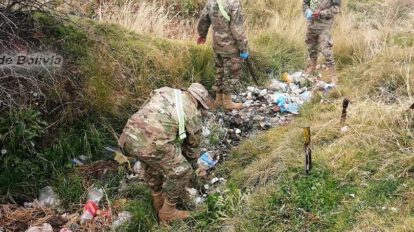 Limpieza en Guaqui con el Ejército de Bolivia