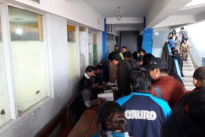 Irregularidades en mesa de votación en la Unidad Educativa Bolivia