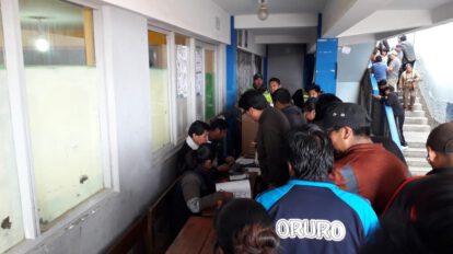 Irregularidades en mesa de votación en la Unidad Educativa Bolivia