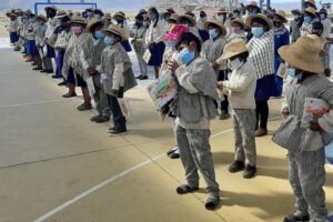 Educación en los pueblos Urus del Lago Poopó