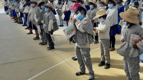 Educación en los pueblos Urus del Lago Poopó