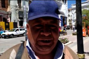Comerciantes del mercado Kantuta y Amadeo Tapia