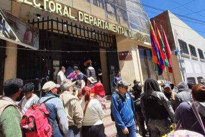 Certificado de impedimento en el Tribunal Electoral Departamental de Oruro