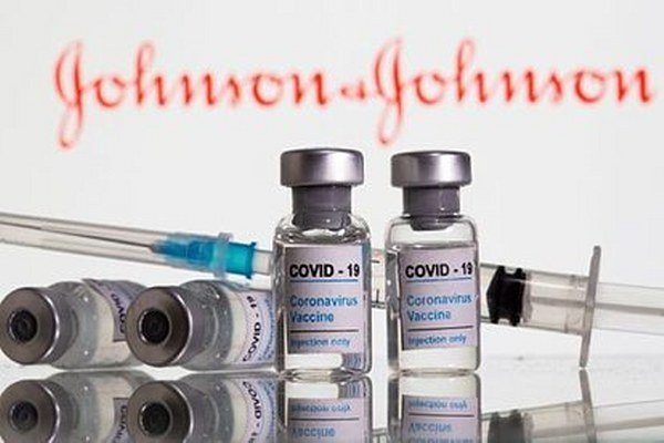 Dinamarca renuncia vacuna Johnson & Johnson por posibles efectos secundarios