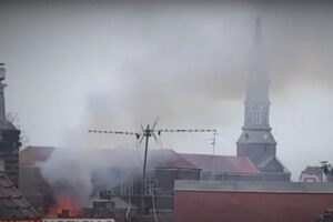 Incendio en la Iglesia de San Pedro y San Pablo de Francia