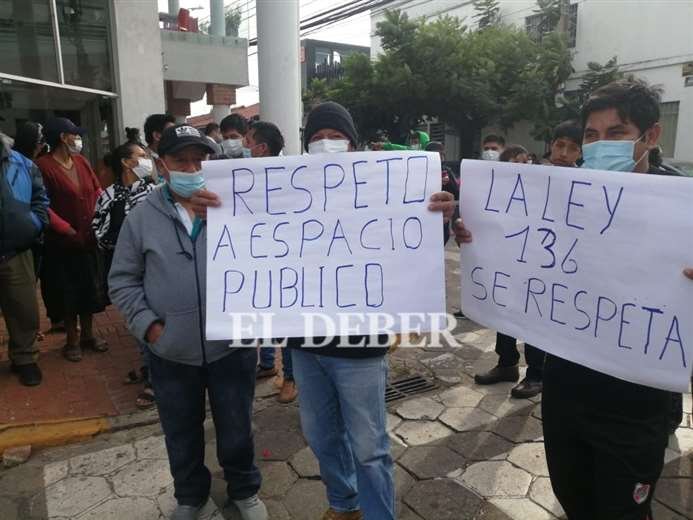 Protesta contra alcalde Jhonny Fernández en Santa Cruz