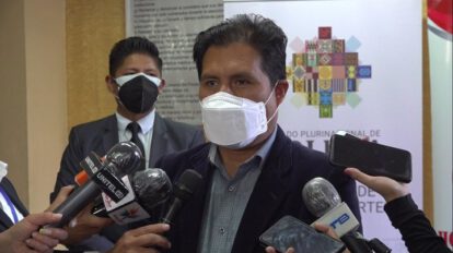 Compra de vacunas por el Ministro de Salud, Jeyson Auza