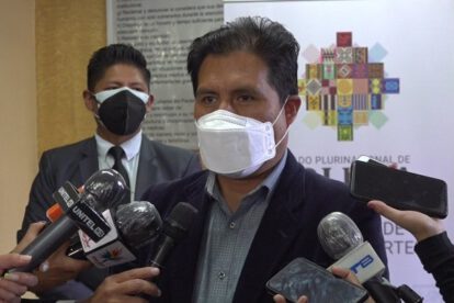 Compra de vacunas por el Ministro de Salud, Jeyson Auza